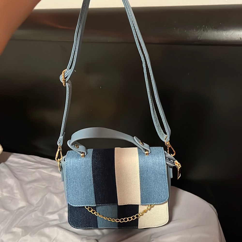 Jean shoulder bag.
